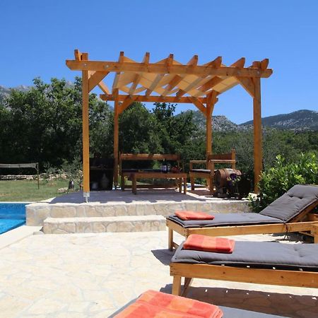 הוילה Zadvarje Oak House מראה חיצוני תמונה