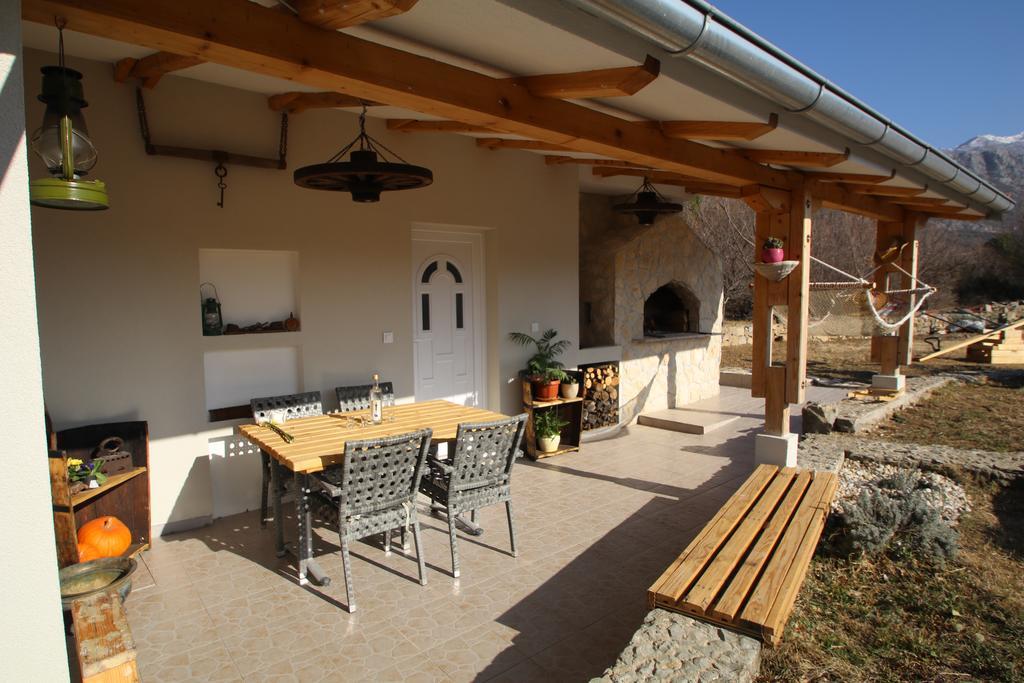 הוילה Zadvarje Oak House מראה חיצוני תמונה