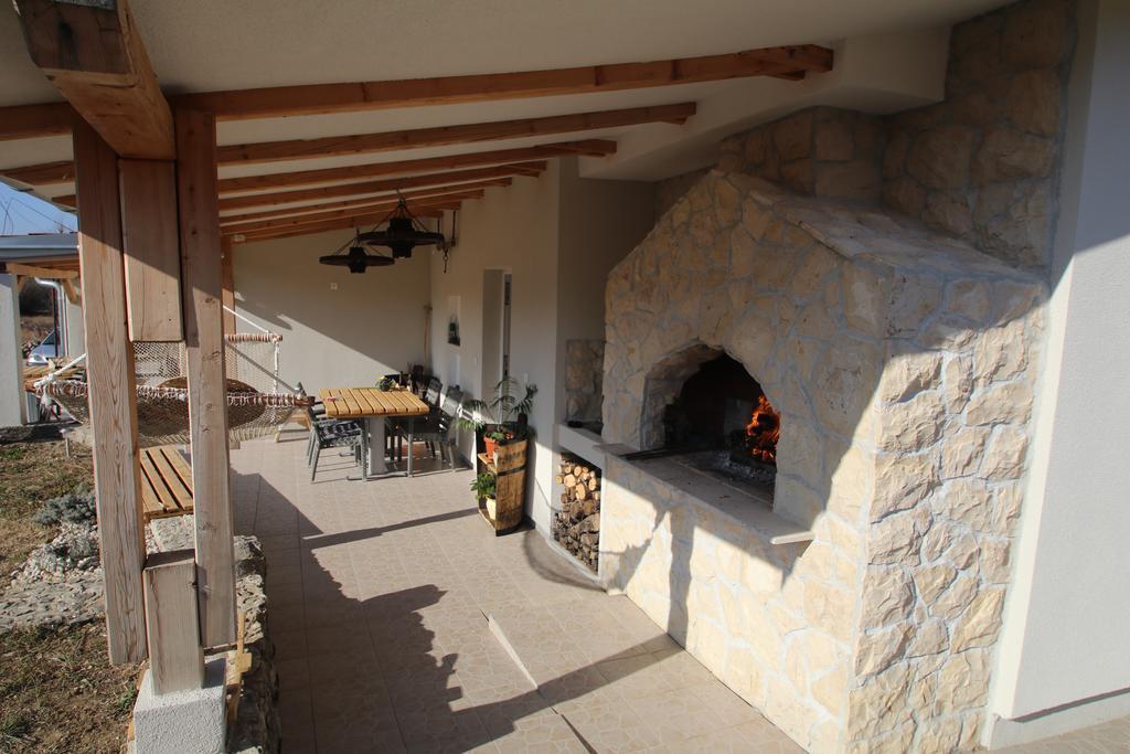 הוילה Zadvarje Oak House מראה חיצוני תמונה