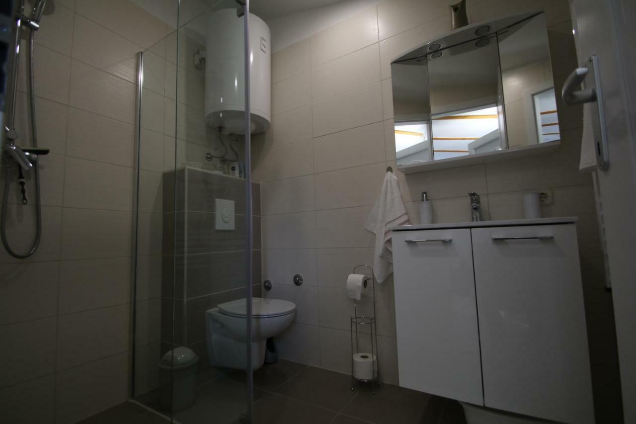 הוילה Zadvarje Oak House מראה חיצוני תמונה