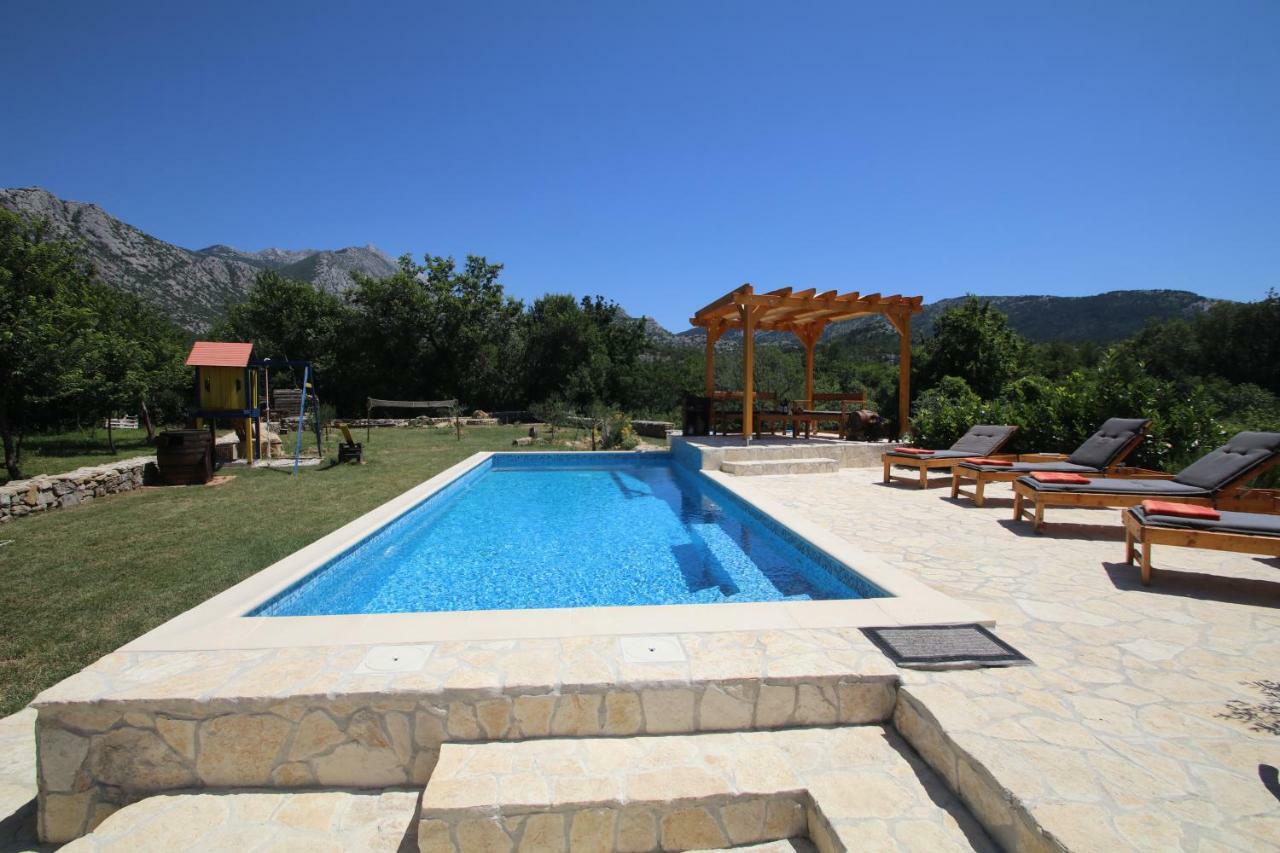 הוילה Zadvarje Oak House מראה חיצוני תמונה