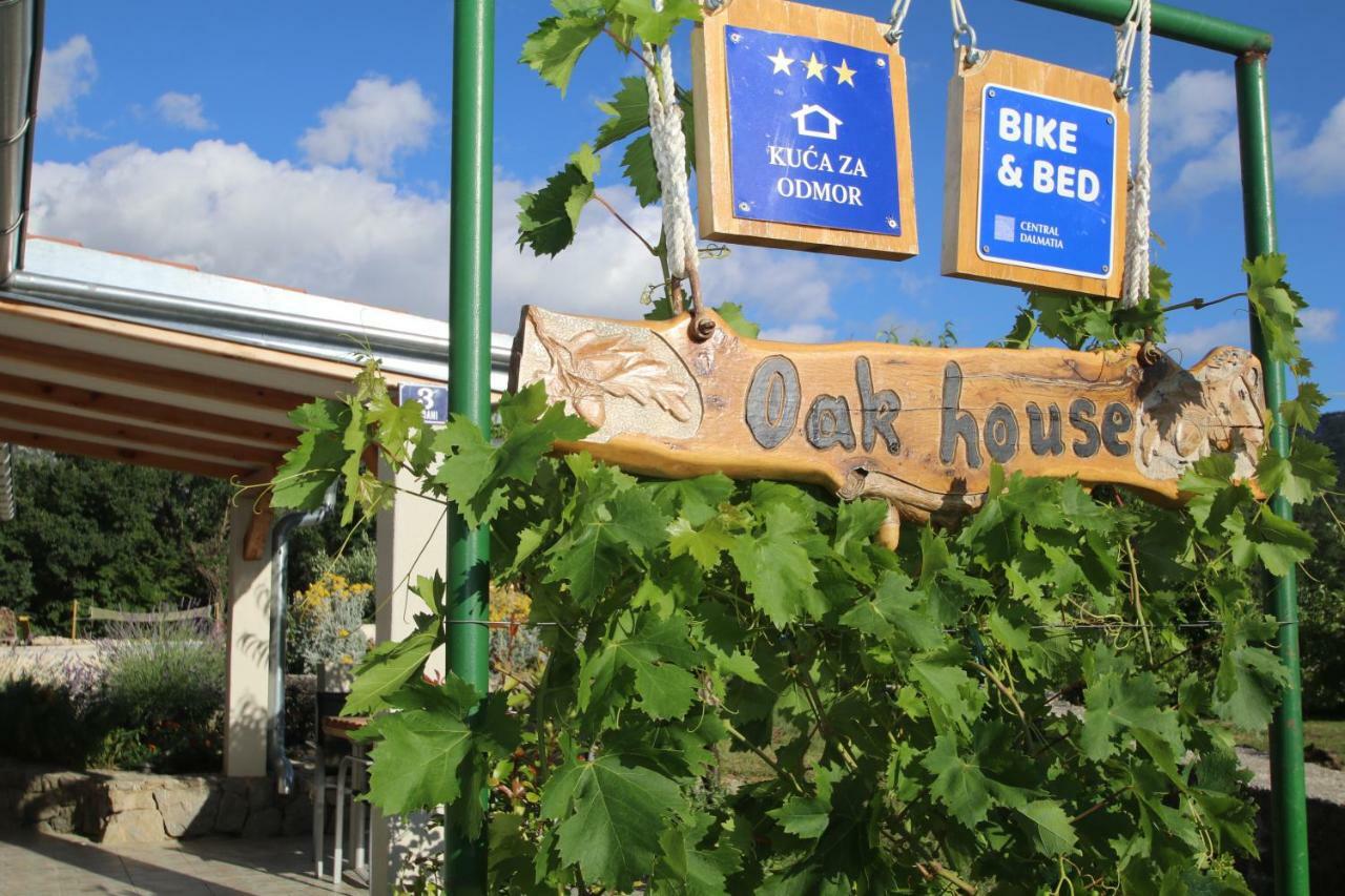 הוילה Zadvarje Oak House מראה חיצוני תמונה